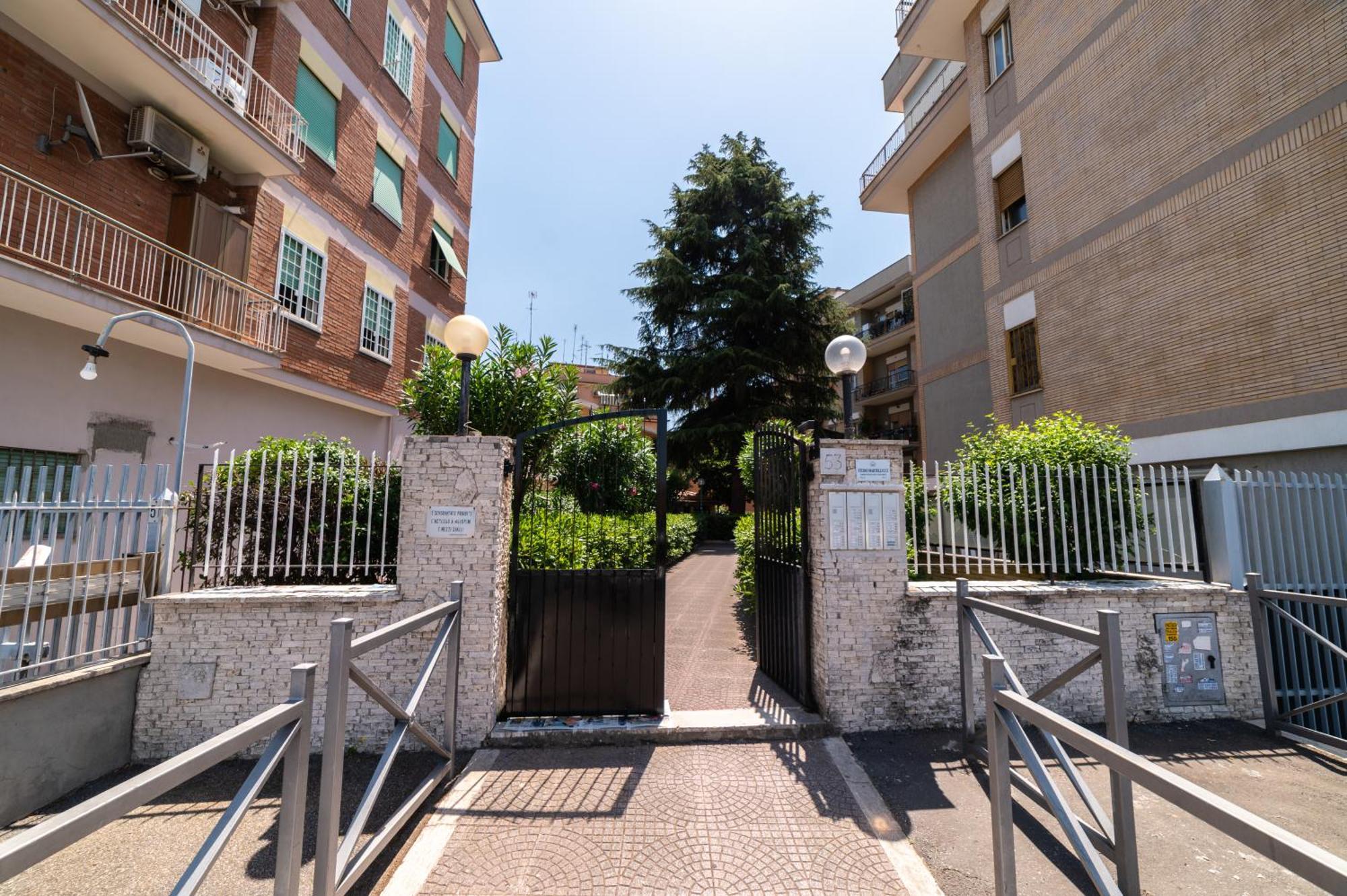 15 Minutes From The Center Apartment